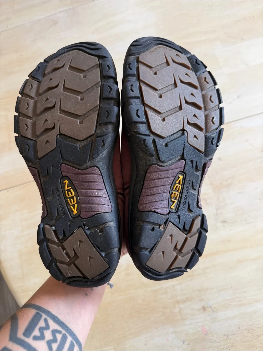 Keen Kaci Slides